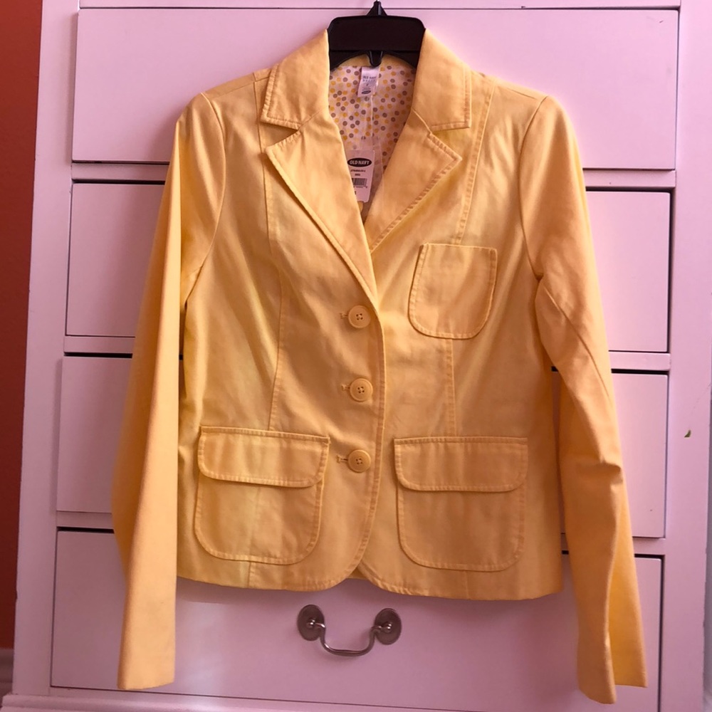 Yellow blazer